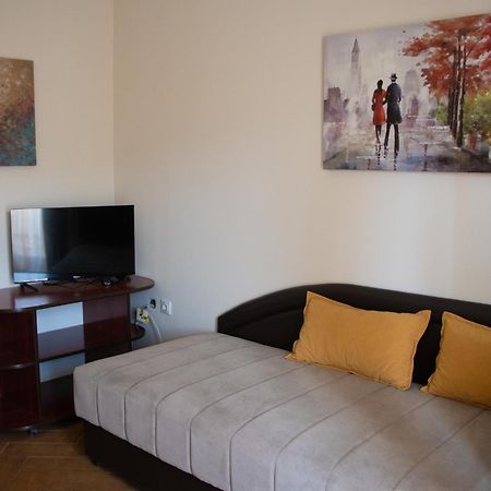 Apartmani Nilaj Улцинь Екстер'єр фото