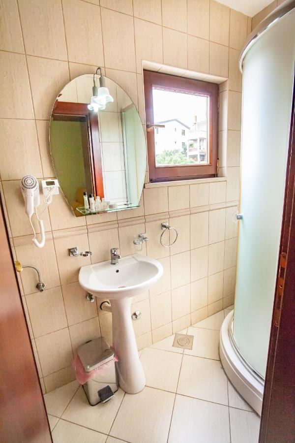 Apartmani Nilaj Улцинь Екстер'єр фото