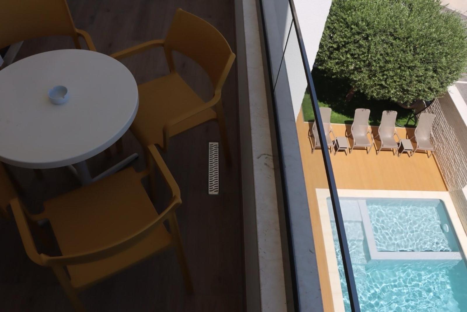 Apartmani Nilaj Улцинь Екстер'єр фото