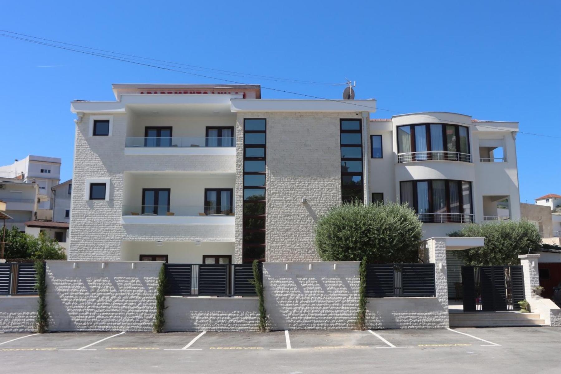 Apartmani Nilaj Улцинь Екстер'єр фото