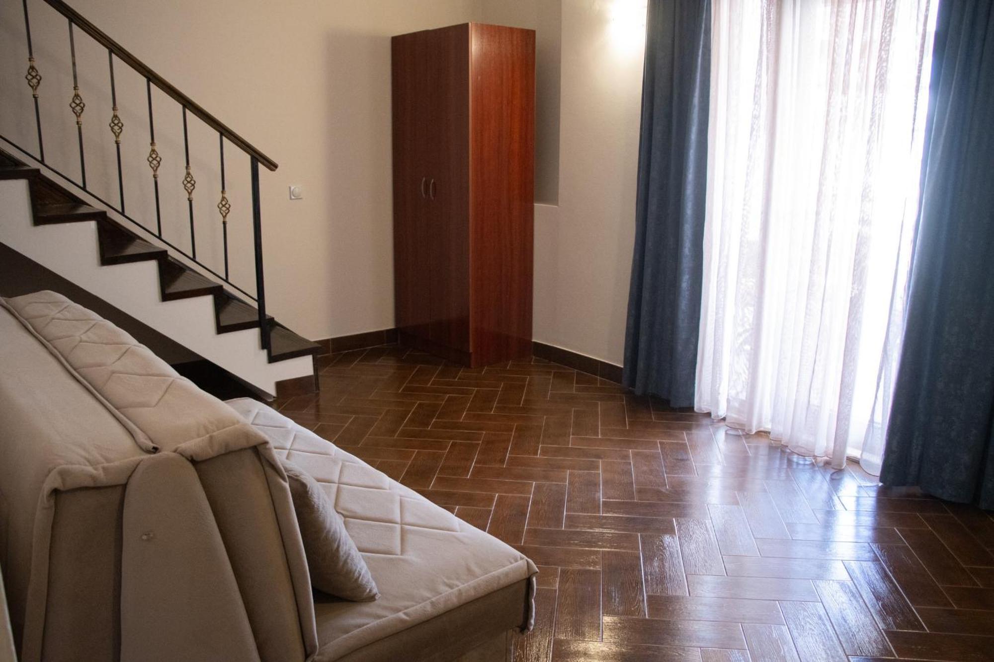 Apartmani Nilaj Улцинь Екстер'єр фото
