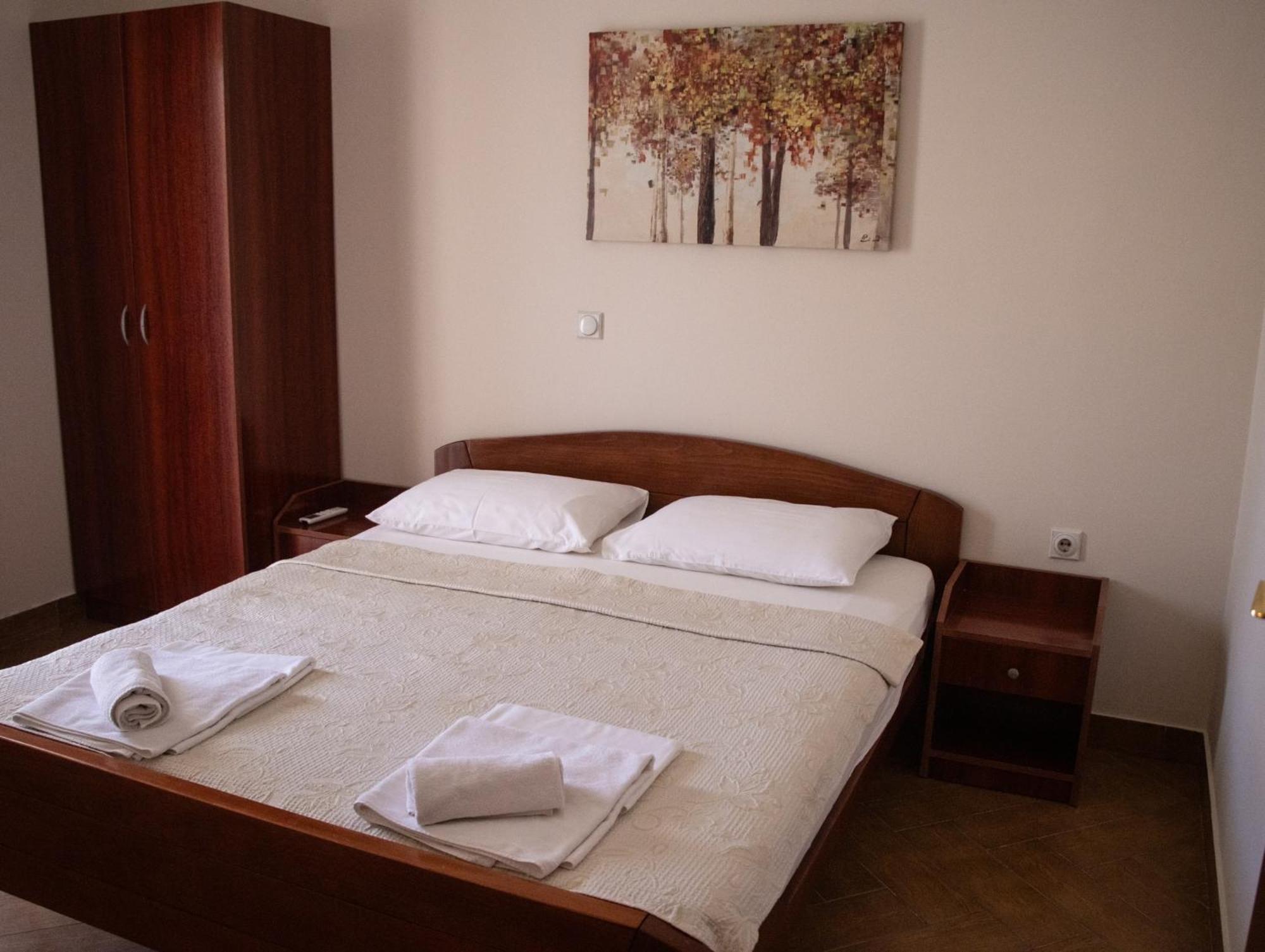 Apartmani Nilaj Улцинь Екстер'єр фото
