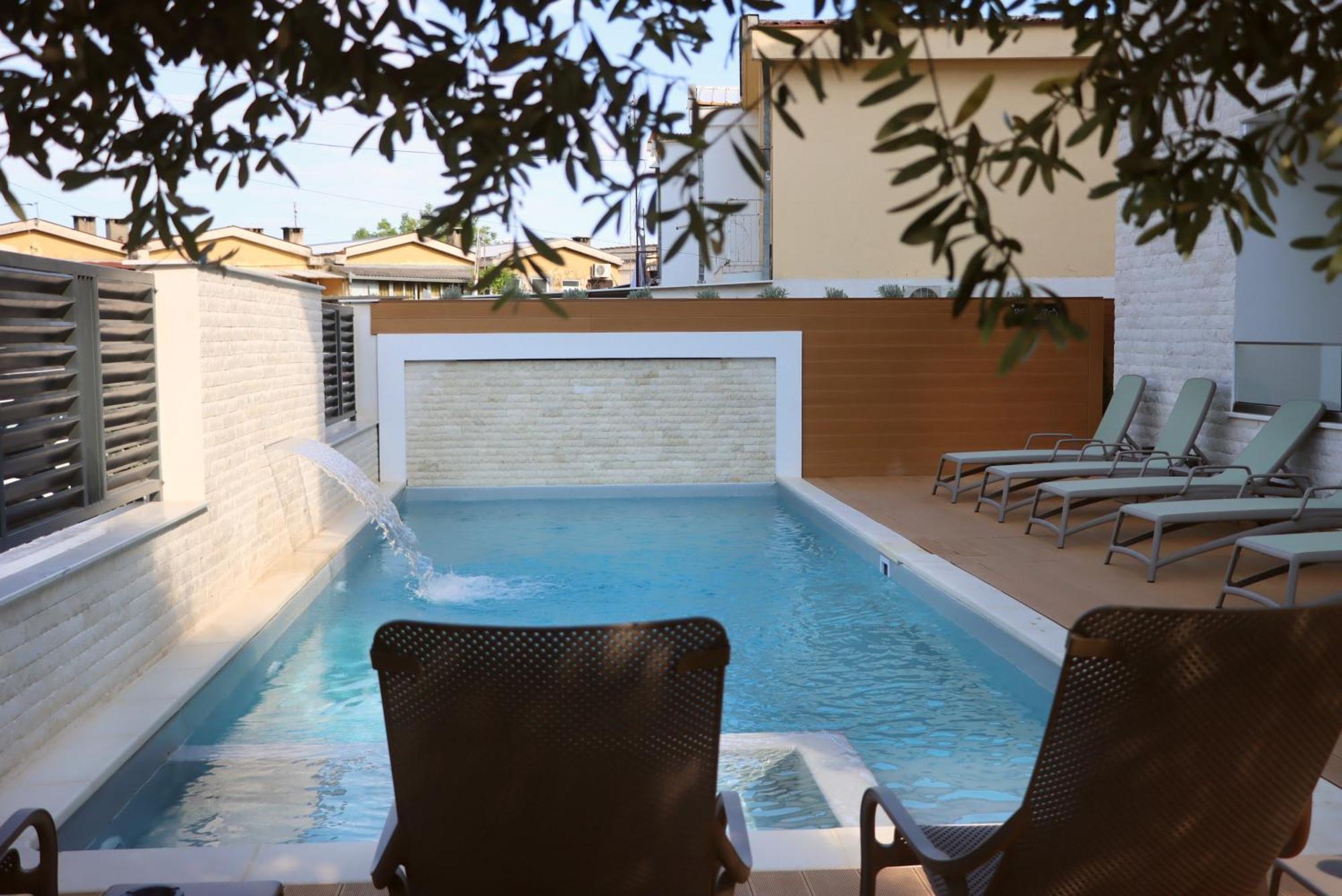 Apartmani Nilaj Улцинь Екстер'єр фото