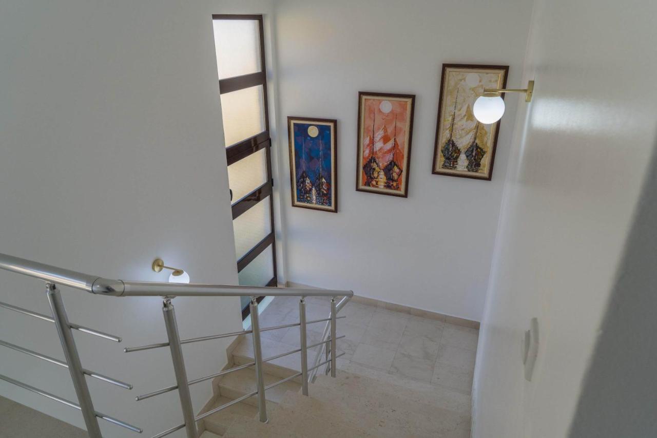 Apartmani Nilaj Улцинь Екстер'єр фото