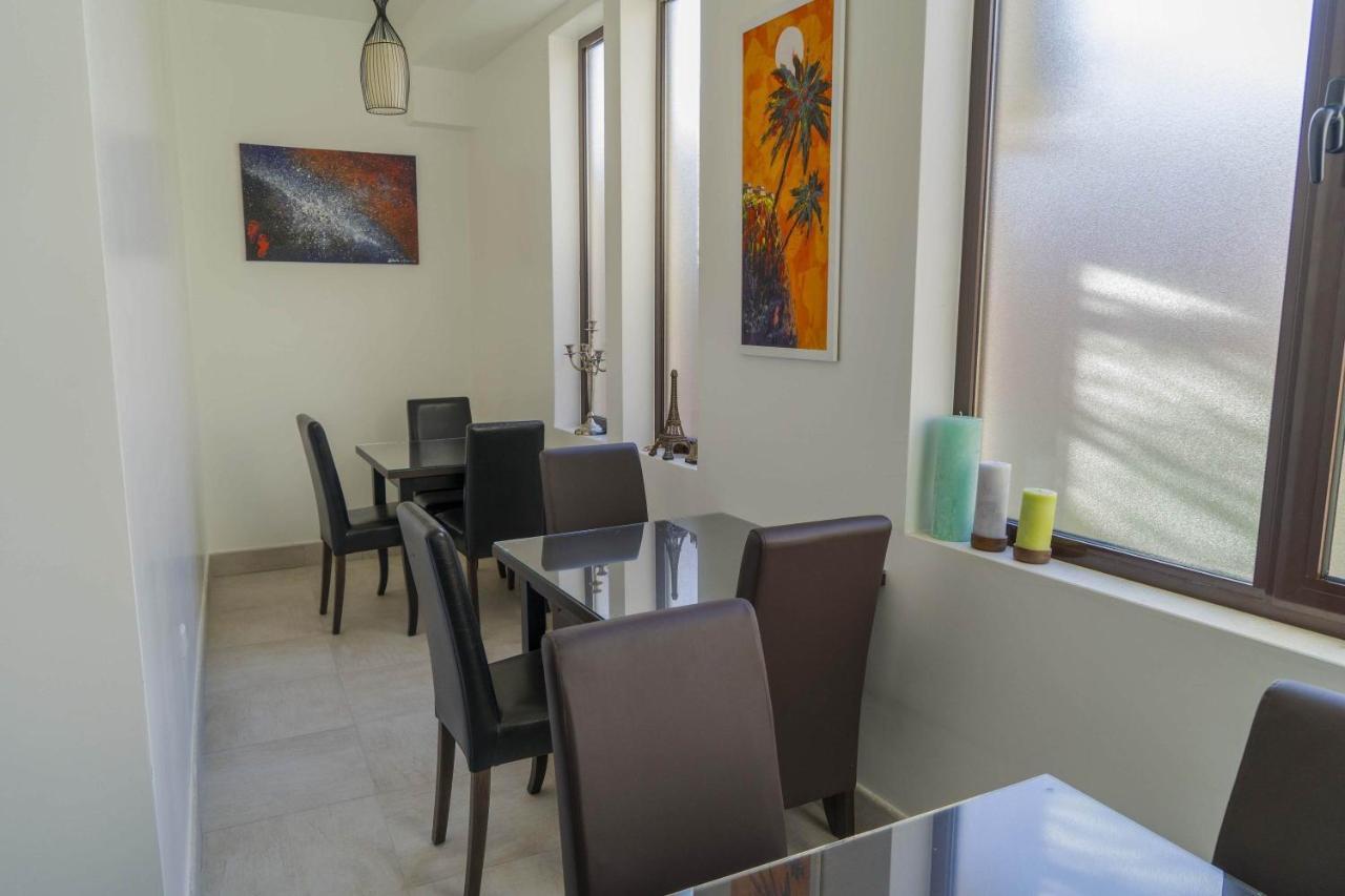 Apartmani Nilaj Улцинь Екстер'єр фото