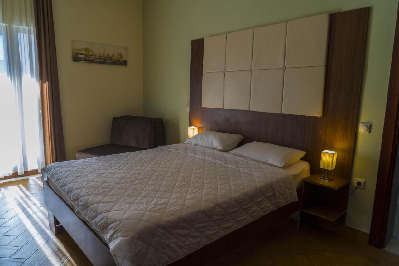 Apartmani Nilaj Улцинь Екстер'єр фото